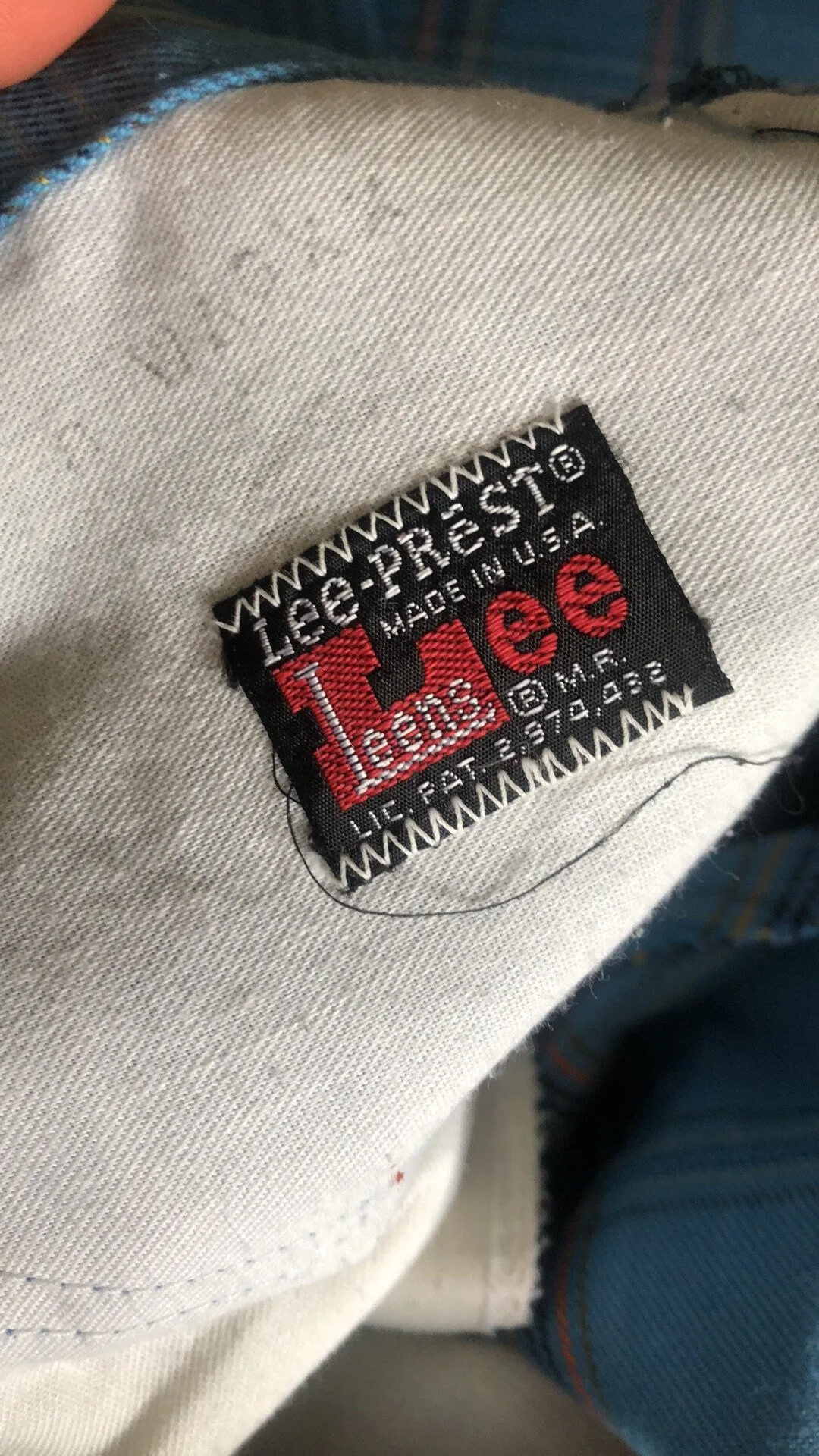 70'S VINTAGE LEE BLUE PLAID JEANS // WAIST SIZE 25