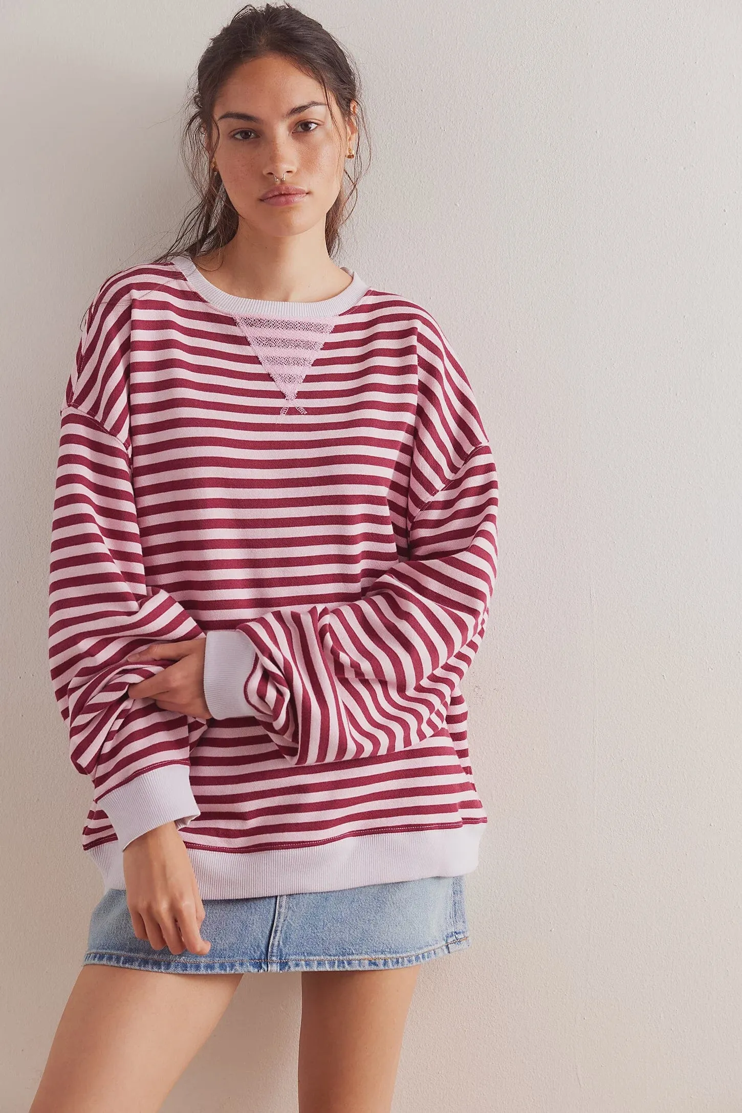 CLASSIC STRIPED OVERSIZED CREWNECK (RASPBERRY)