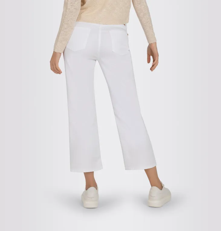 MAC<BR>
Modern Straight Leg Summery Lightweight Denim Culotte<BR>
White<BR>