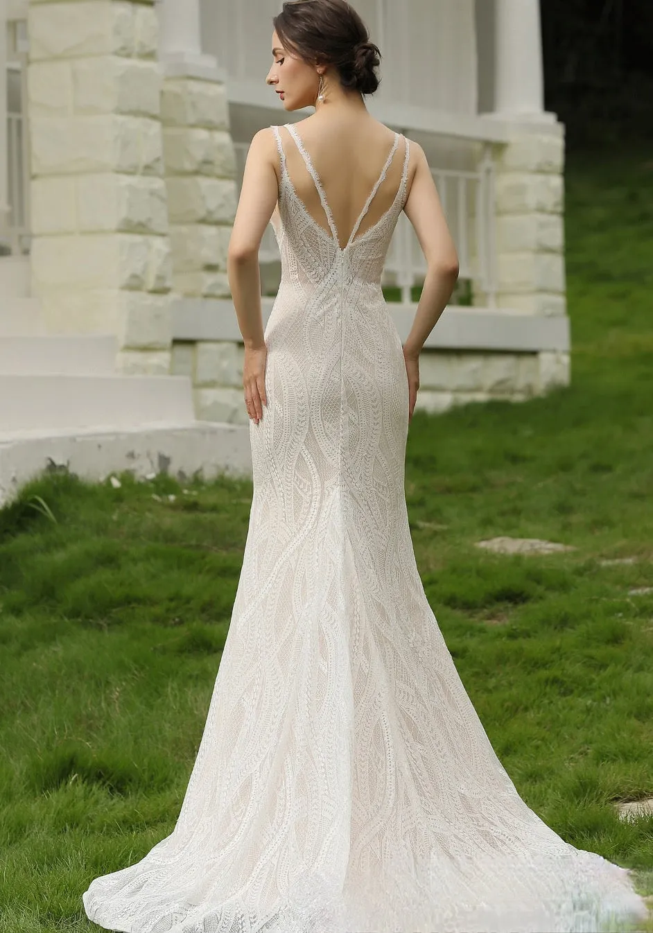 Slim and Sexy Wedding Gown With Illusion Back