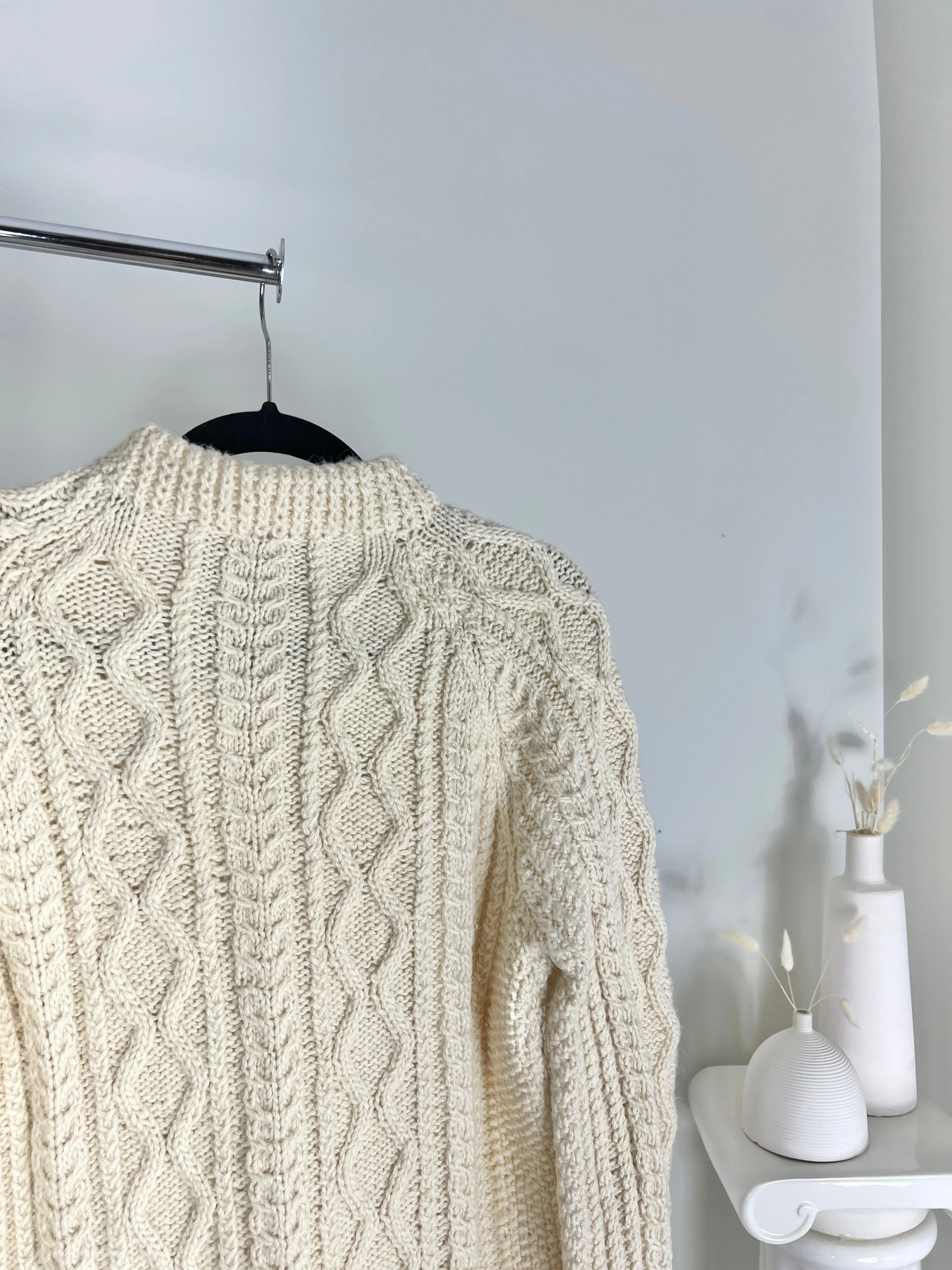 VINTAGE CREAM IRISH HAND KNIT ARAN CABLE KNIT SWEATER