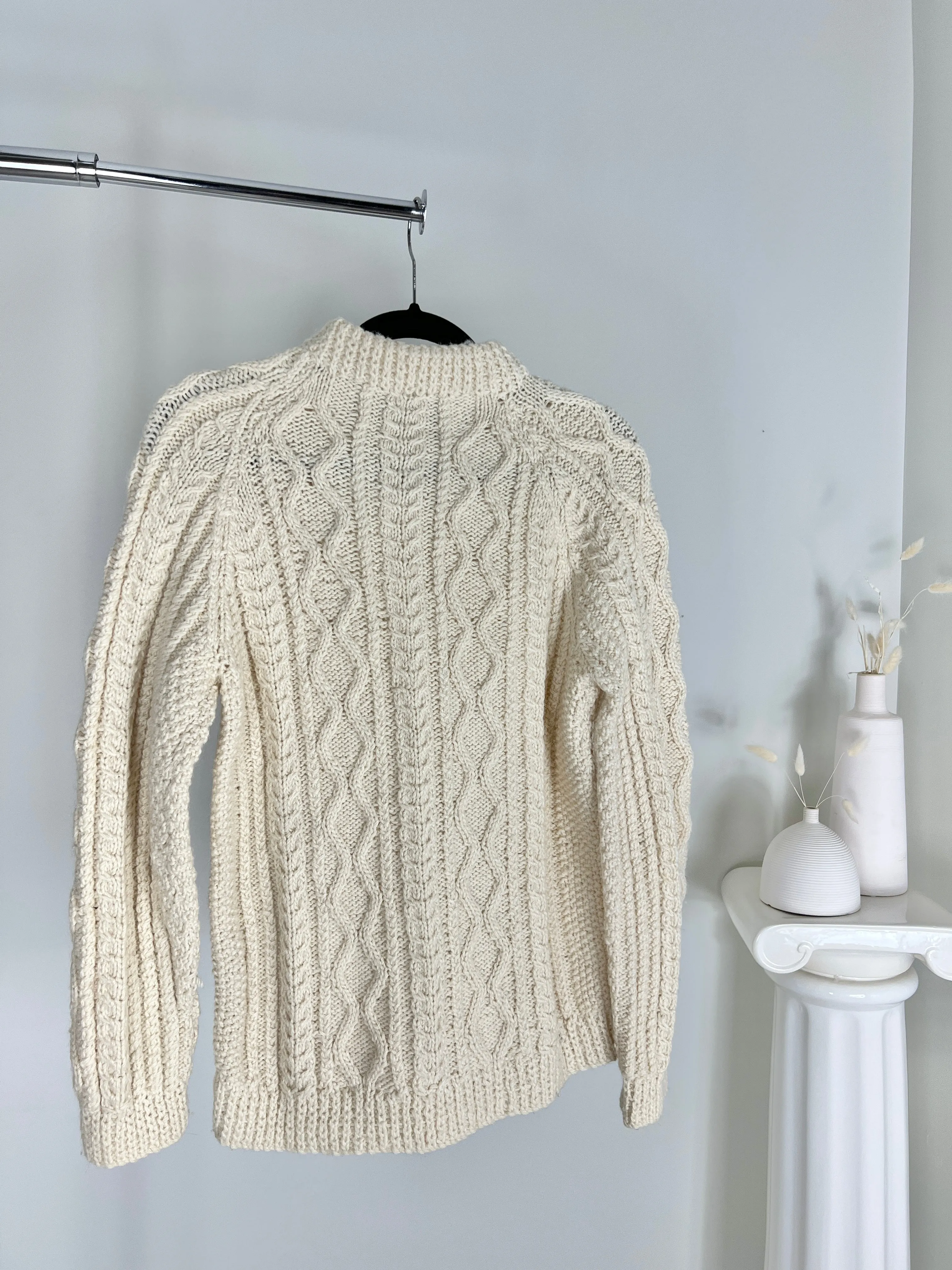 VINTAGE CREAM IRISH HAND KNIT ARAN CABLE KNIT SWEATER