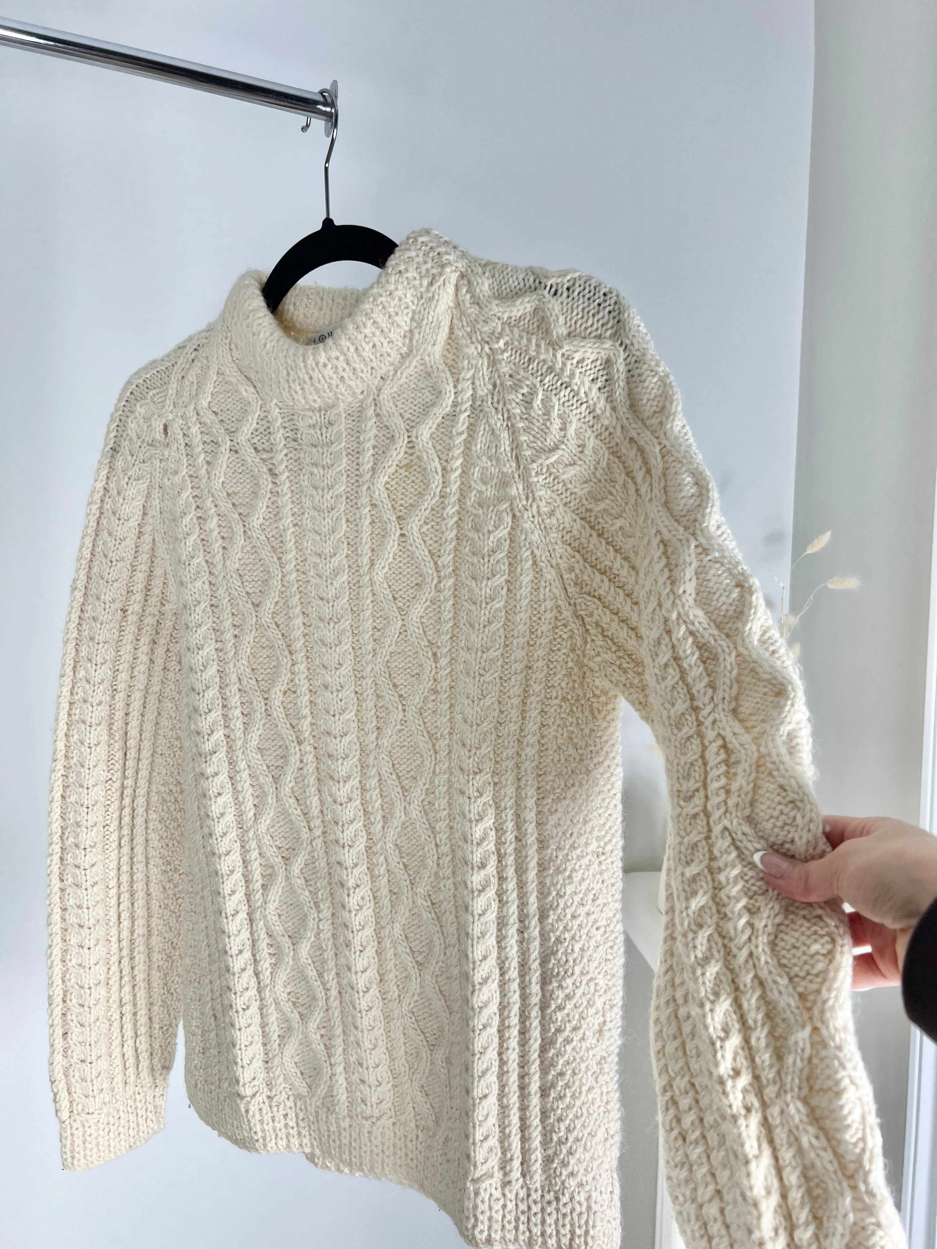 VINTAGE CREAM IRISH HAND KNIT ARAN CABLE KNIT SWEATER